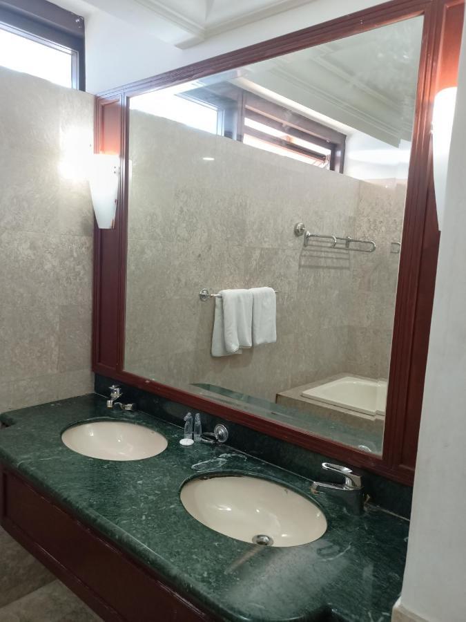 Moonlight Service Suite Kuala Lumpur Luaran gambar